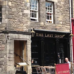 grassmarket-old-town-vacation-apartment.edinburghhotelsuk.org/